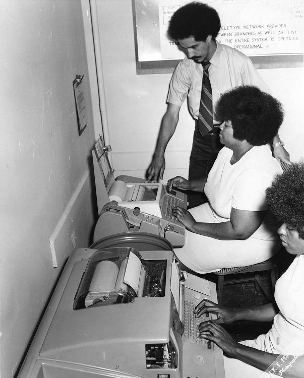 Students receive instructions in teletype communications 1971-08-05